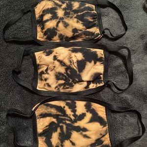 Reverse dyed face mask